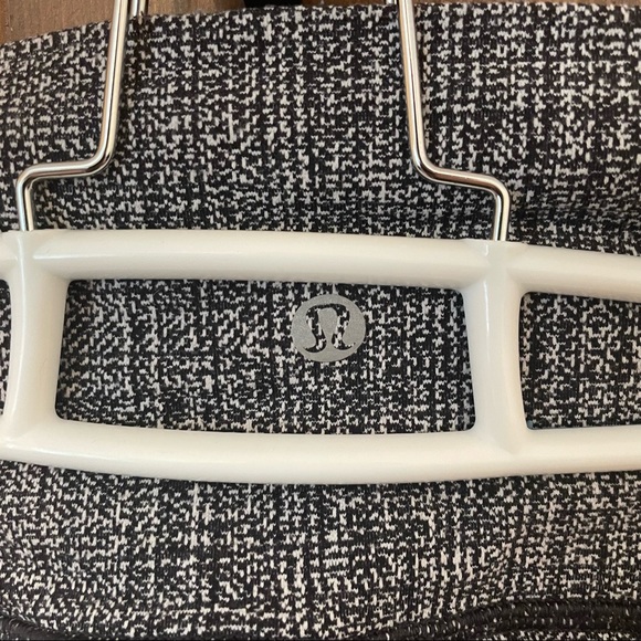 OPEN TO OFFERS Lululemon Wonder Under High Waisted Leggings - Picture 3 of 3